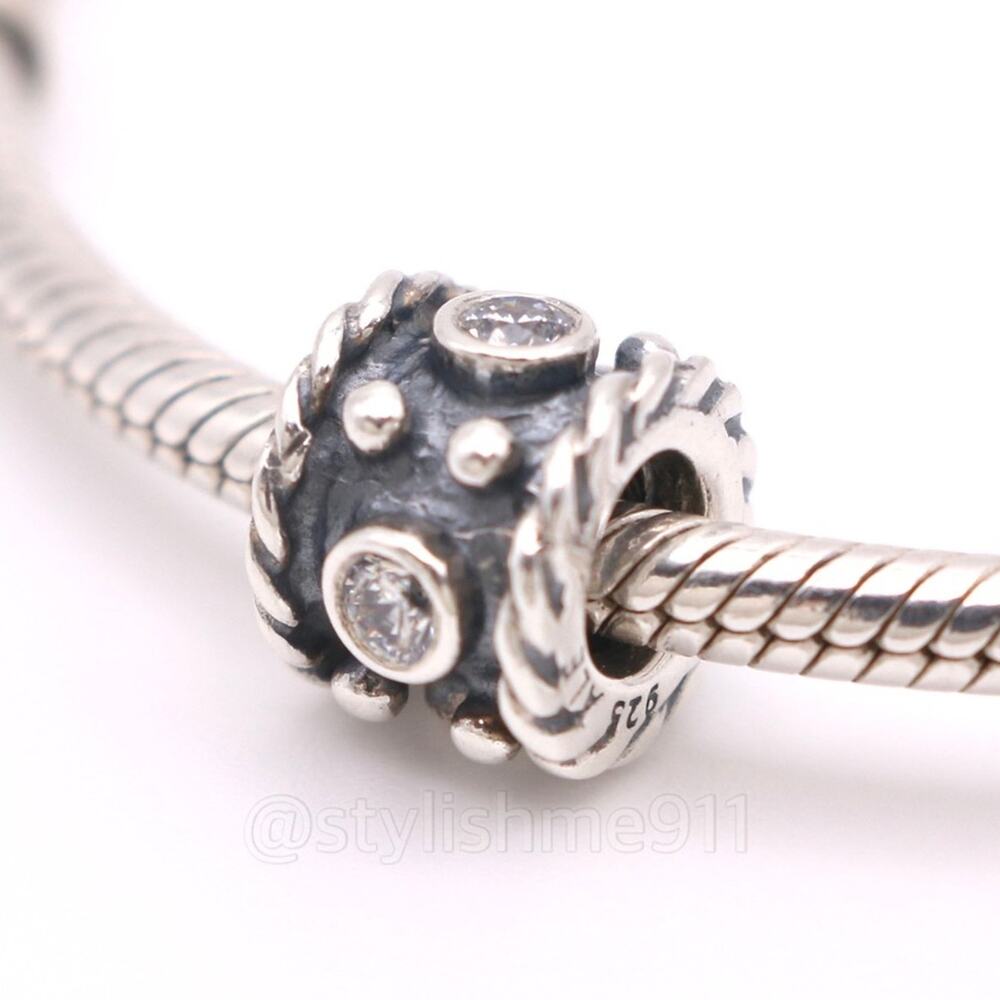 Authentic PANDORA Oxy Crown Charm - 790221CZ